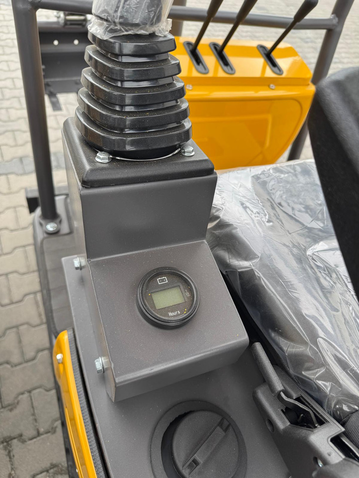 KUBOTA Diesel Mini excavator 1.2 Tons - Müller Machinery MB 12 - SH - Mini escavadeira: foto 3 KUBOTA Diesel Mini excavator 1.2 Tons - Müller Machinery MB 12 - SH - Mini escavadeira: foto 3