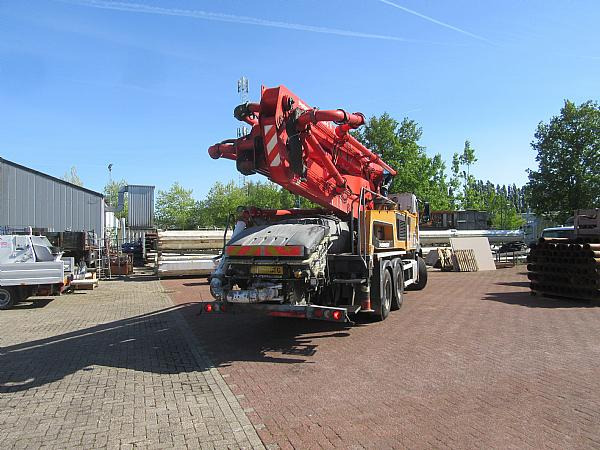 2015 PUTZMEISTER M38/5 AROCS 6x4 - Autobomba de betão: foto 3 2015 PUTZMEISTER M38/5 AROCS 6x4 - Autobomba de betão: foto 3