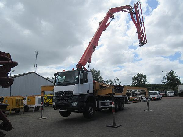 2015 PUTZMEISTER M38/5 AROCS 6x4 - Autobomba de betão: foto 2 2015 PUTZMEISTER M38/5 AROCS 6x4 - Autobomba de betão: foto 2