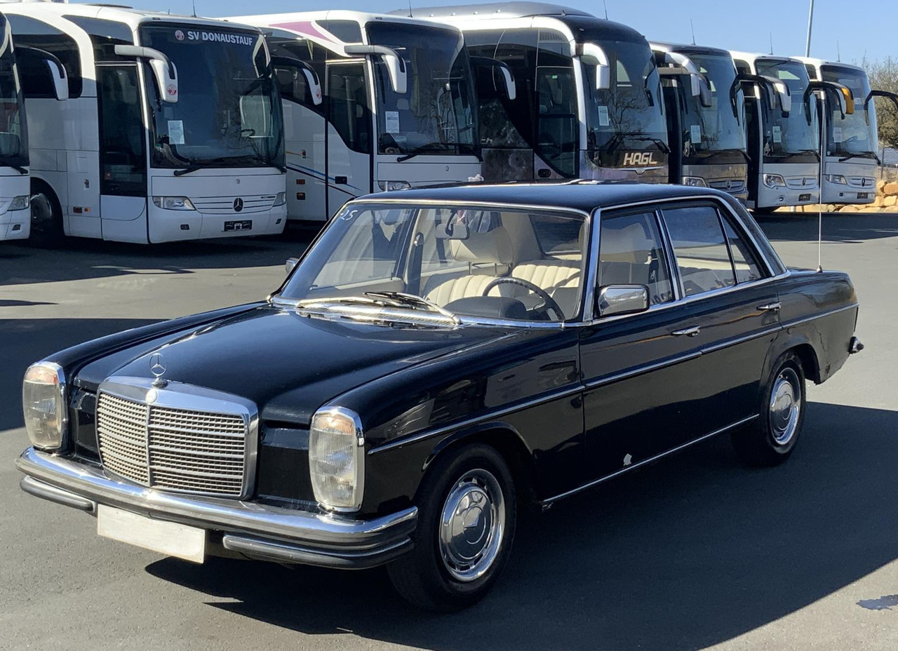 Mercedes-Benz 200 D/8 - Automóvel: foto 2 Mercedes-Benz 200 D/8 - Automóvel: foto 2