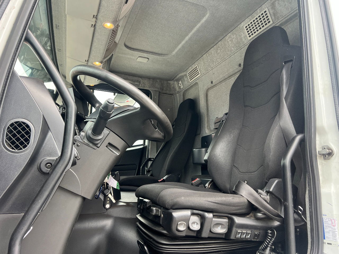 Locação financeira de  Iveco Stralis 310 AD, 19Ton, Euro 6 Iveco Stralis 310 AD, 19Ton, Euro 6: foto 10