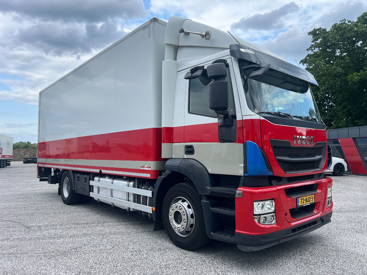 Iveco Stralis 310 AD, 19Ton, Euro 6 - Camião furgão: foto 2 Iveco Stralis 310 AD, 19Ton, Euro 6 - Camião furgão: foto 2