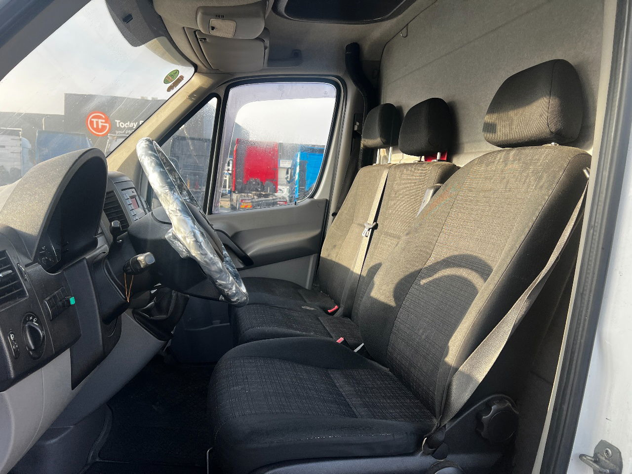 Carrinha de lona Mercedes-Benz Sprinter 316 Euro 6, Manual: foto 11 Carrinha de lona Mercedes-Benz Sprinter 316 Euro 6, Manual: foto 11