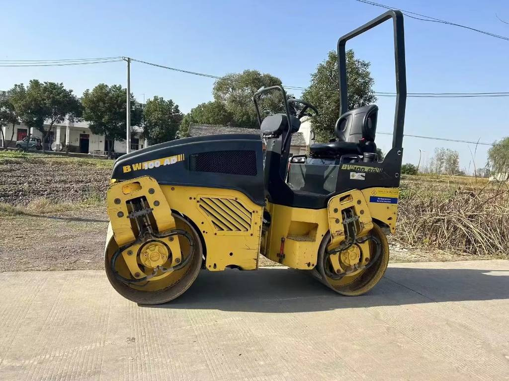 Bomag BW 100 AD - Compactador de asfalto: foto 2 Bomag BW 100 AD - Compactador de asfalto: foto 2