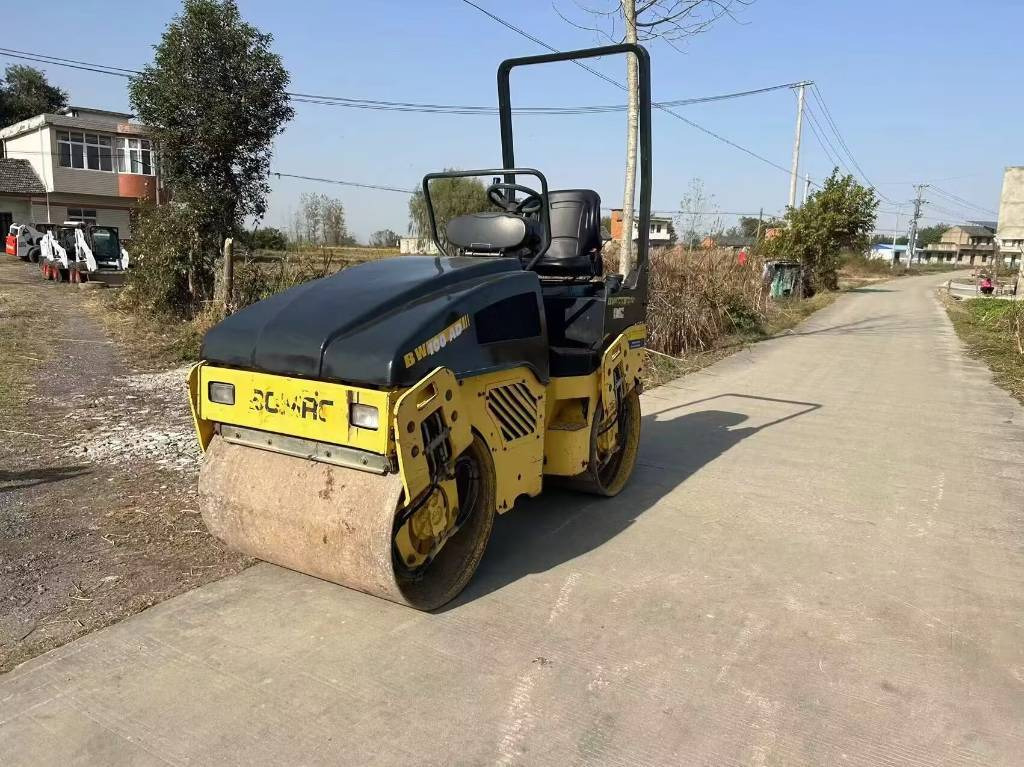 Bomag BW 100 AD - Compactador de asfalto: foto 4 Bomag BW 100 AD - Compactador de asfalto: foto 4