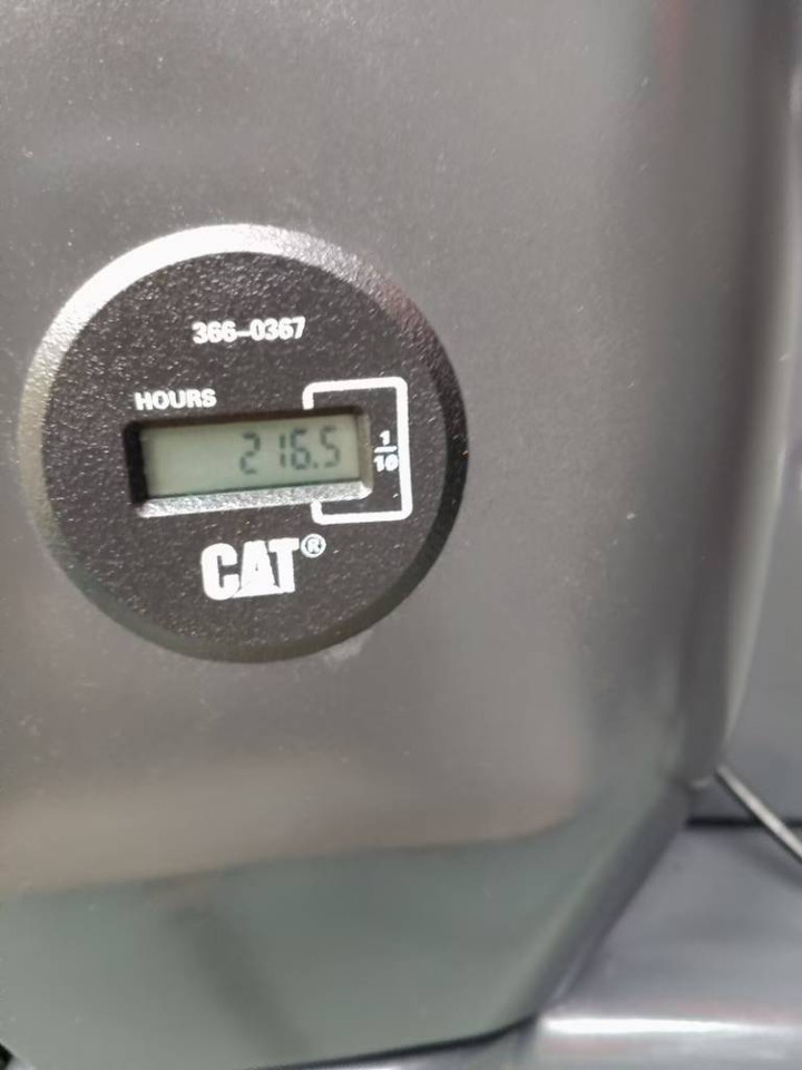 CAT 320 D2L - Escavadora de rastos: foto 2 CAT 320 D2L - Escavadora de rastos: foto 2