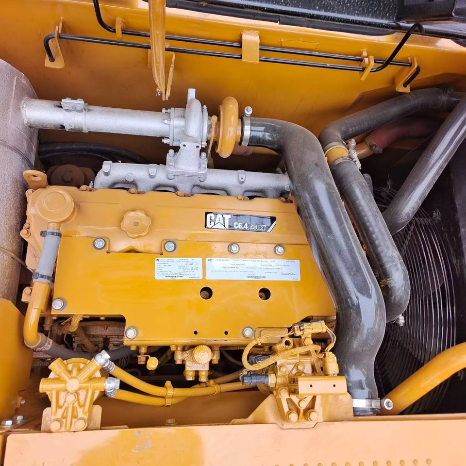 CAT 320 D2L - Escavadora de rastos: foto 4 CAT 320 D2L - Escavadora de rastos: foto 4