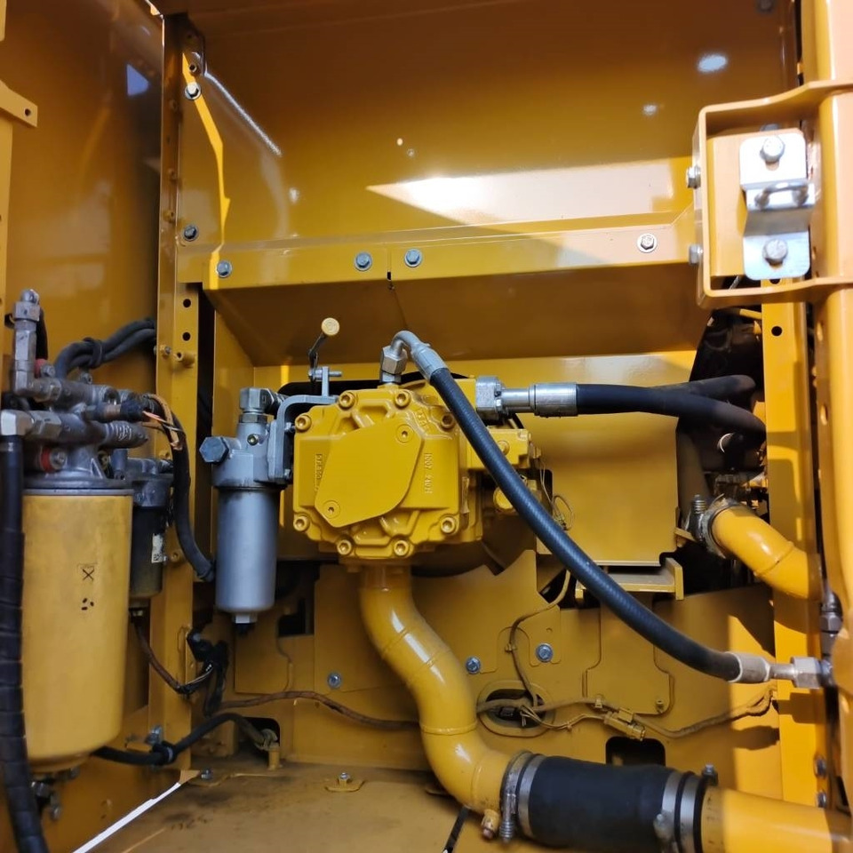 CAT 323 - Escavadora de rastos: foto 5 CAT 323 - Escavadora de rastos: foto 5