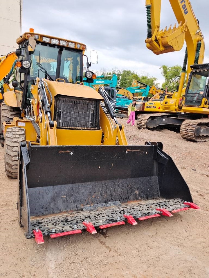 Retroescavadeira CAT 420 F: foto 11 Retroescavadeira CAT 420 F: foto 11