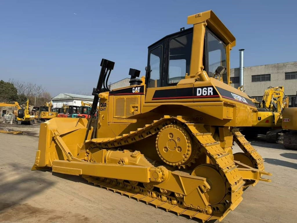 CAT D 6 R - Buldôzer: foto 4 CAT D 6 R - Buldôzer: foto 4