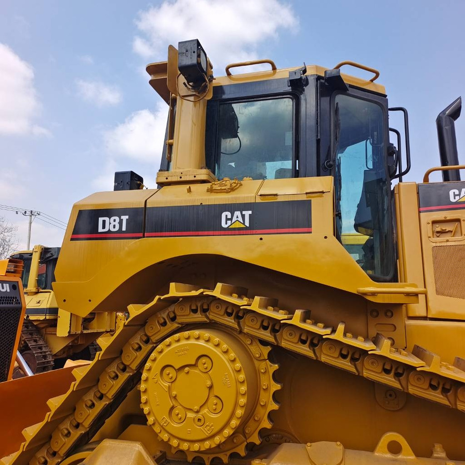 CAT D 8 T - Buldôzer: foto 1 CAT D 8 T - Buldôzer: foto 1