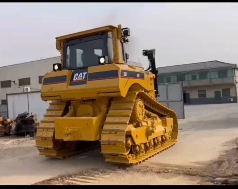CAT D 8 T - Buldôzer: foto 1 CAT D 8 T - Buldôzer: foto 1