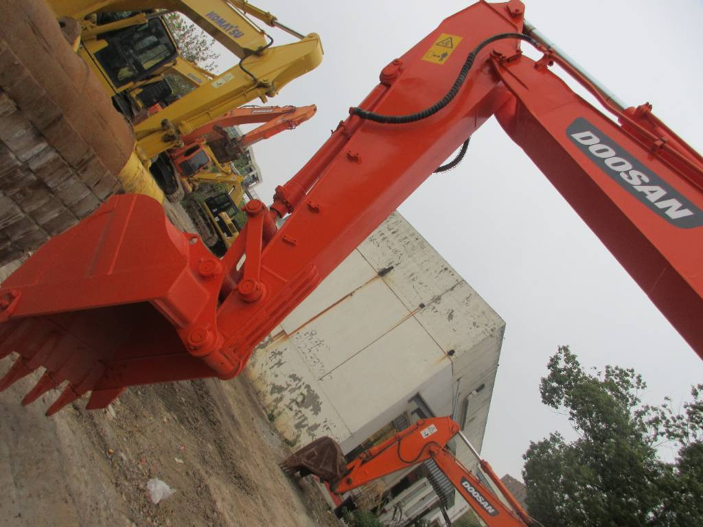 Doosan DH 150 LC-7 - Escavadeira de rodas: foto 5 Doosan DH 150 LC-7 - Escavadeira de rodas: foto 5