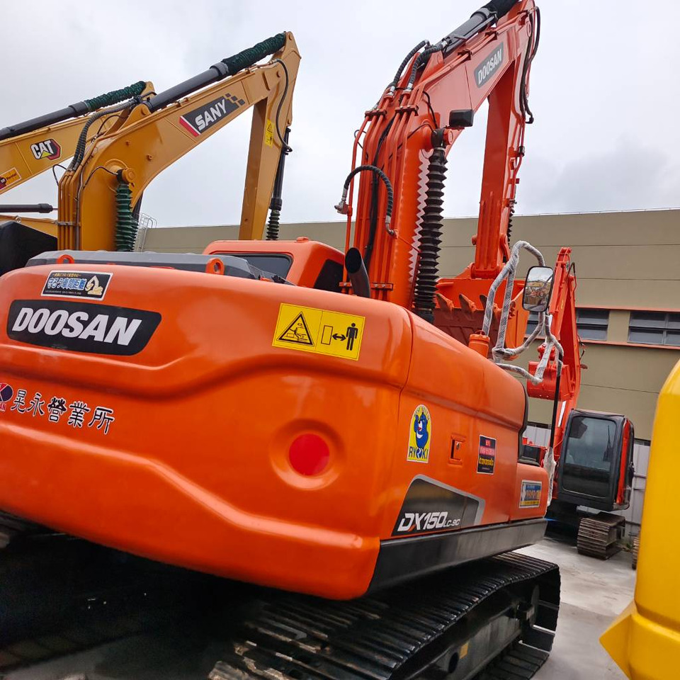 Doosan DX 150 LC - Escavadora de rastos: foto 1 Doosan DX 150 LC - Escavadora de rastos: foto 1