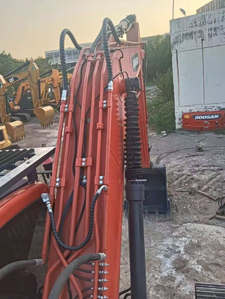 Doosan DX 225 LC-9C - Escavadora de rastos: foto 5 Doosan DX 225 LC-9C - Escavadora de rastos: foto 5