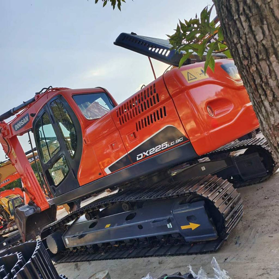 Doosan DX 225 LC - Escavadora de rastos: foto 1 Doosan DX 225 LC - Escavadora de rastos: foto 1
