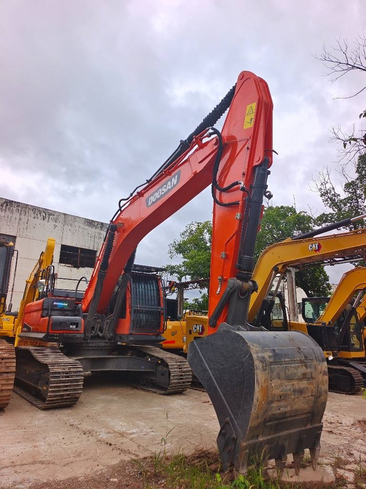 Doosan DX 300 - Escavadora de rastos: foto 2 Doosan DX 300 - Escavadora de rastos: foto 2