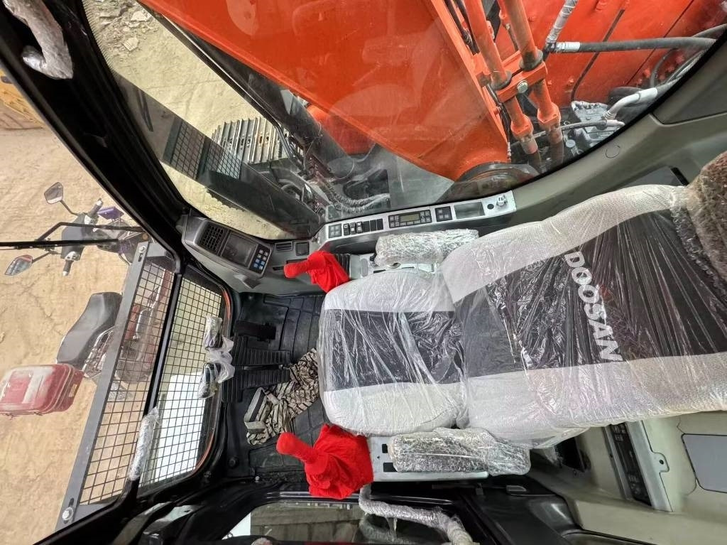 Doosan DX 300 - Escavadora de rastos: foto 4 Doosan DX 300 - Escavadora de rastos: foto 4