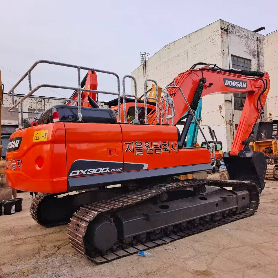 Doosan DX 300 - Escavadora de rastos: foto 1 Doosan DX 300 - Escavadora de rastos: foto 1