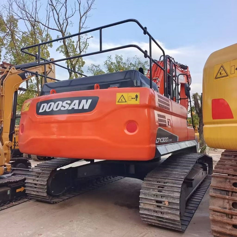 Escavadora de rastos Doosan DX 300 LC: foto 8