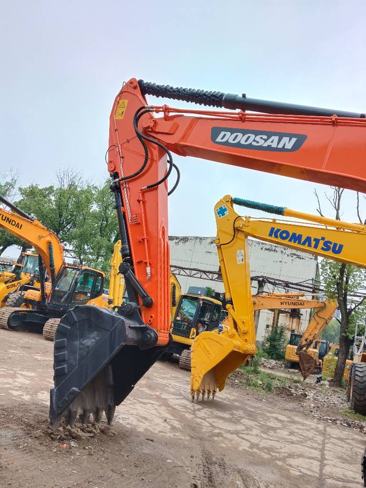 Doosan DX 300 LC - Escavadora de rastos: foto 2 Doosan DX 300 LC - Escavadora de rastos: foto 2