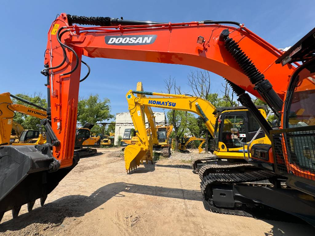 Doosan DX 300 LC - Escavadora de rastos: foto 5 Doosan DX 300 LC - Escavadora de rastos: foto 5