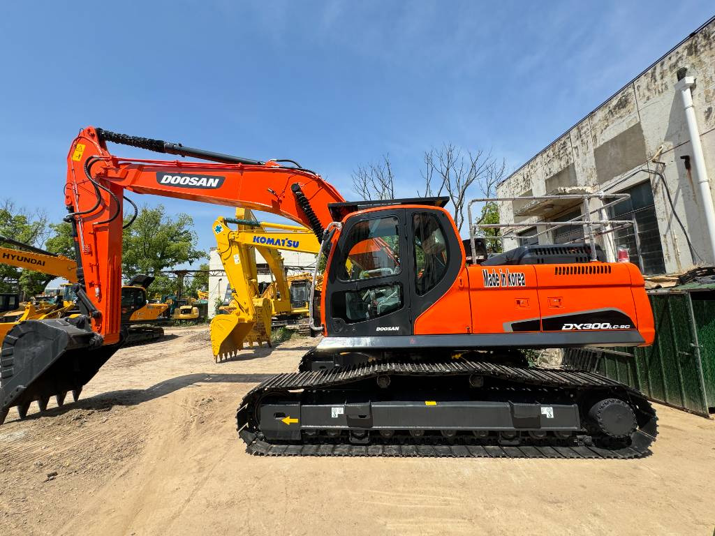 Doosan DX 300 LC - Escavadora de rastos: foto 1 Doosan DX 300 LC - Escavadora de rastos: foto 1