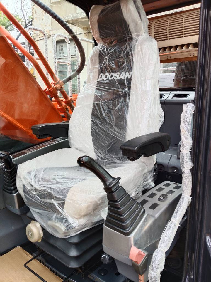 Doosan DX 300 LC - Escavadora de rastos: foto 4 Doosan DX 300 LC - Escavadora de rastos: foto 4