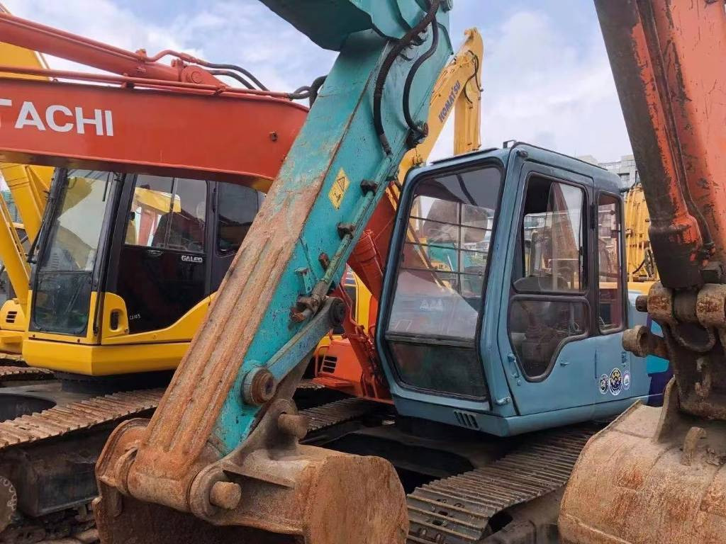Hitachi EX 120-3 - Escavadora de rastos: foto 3 Hitachi EX 120-3 - Escavadora de rastos: foto 3