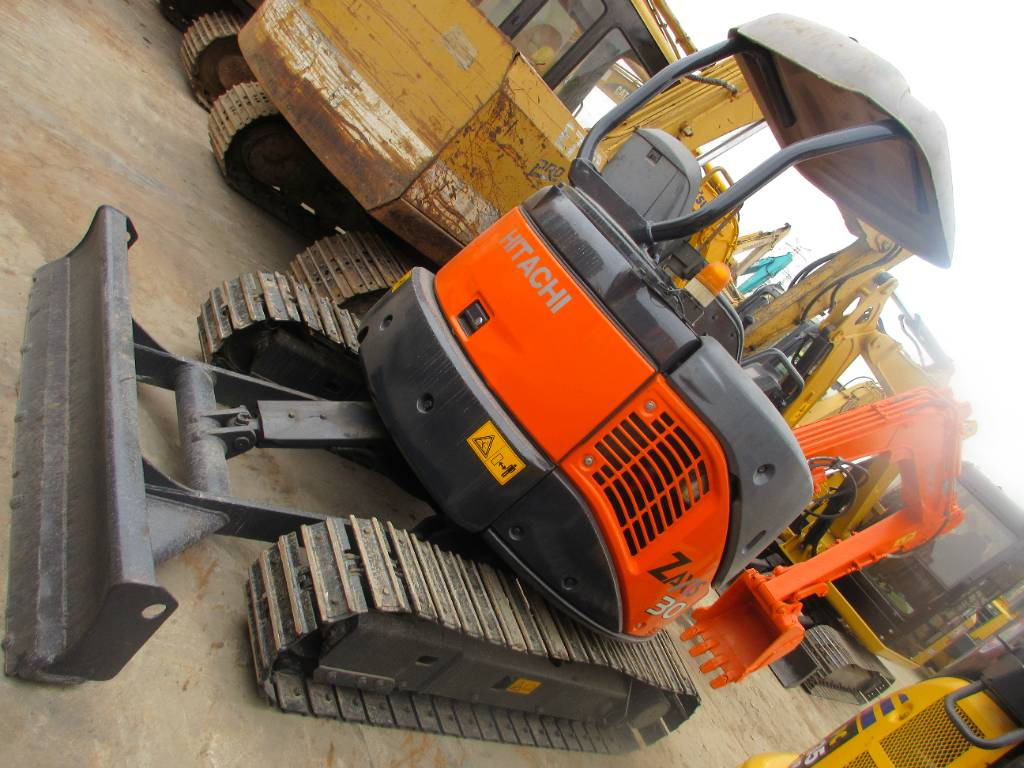 Hitachi ZX 30 U - Mini escavadeira: foto 4 Hitachi ZX 30 U - Mini escavadeira: foto 4
