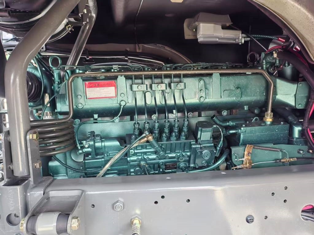 Howo 371 8x4 - Reboque basculante: foto 4 Howo 371 8x4 - Reboque basculante: foto 4