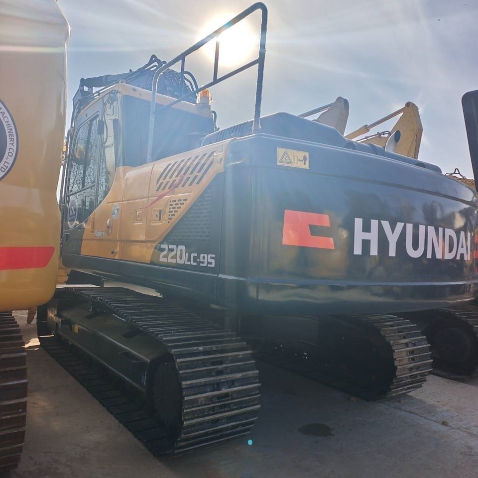Hyundai 220LC-9T - Escavadora de rastos: foto 1 Hyundai 220LC-9T - Escavadora de rastos: foto 1