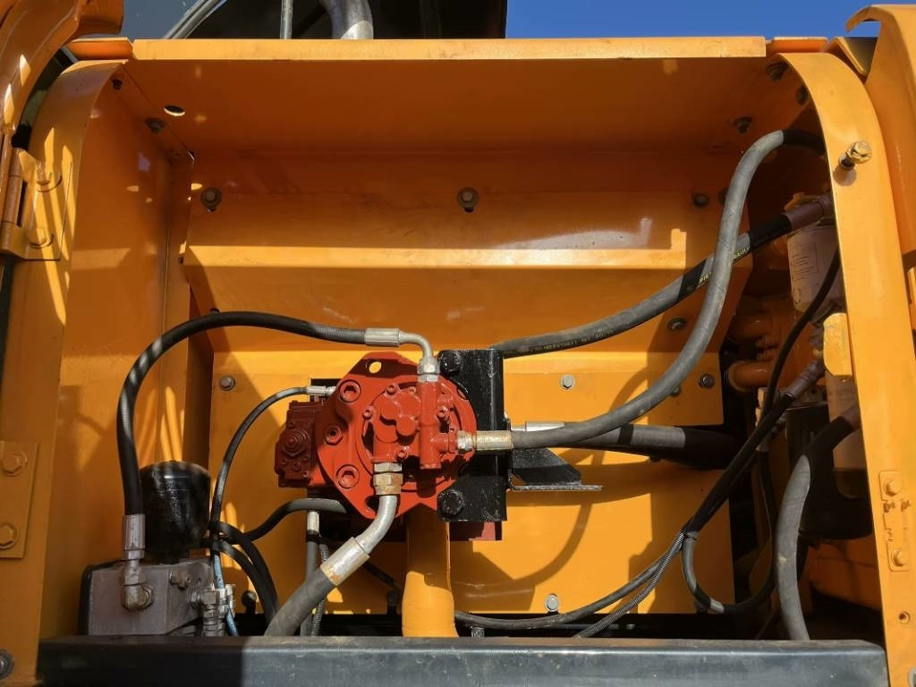 Escavadora de rastos Hyundai 305LC-9S: foto 7