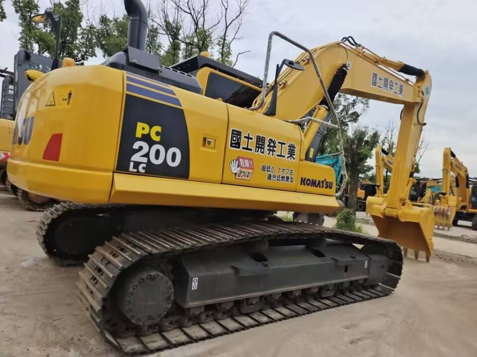 Komatsu PC 200 - Escavadora de rastos: foto 1 Komatsu PC 200 - Escavadora de rastos: foto 1
