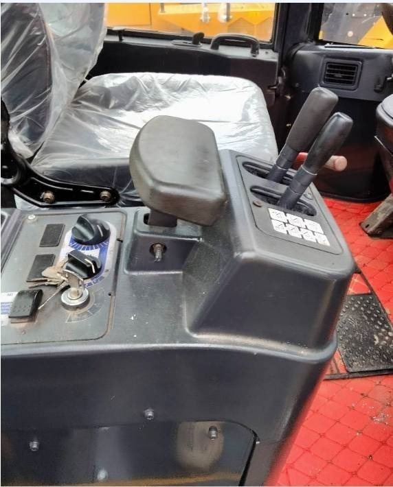 Komatsu WA 320-5 - Escavadora de rastos: foto 5 Komatsu WA 320-5 - Escavadora de rastos: foto 5