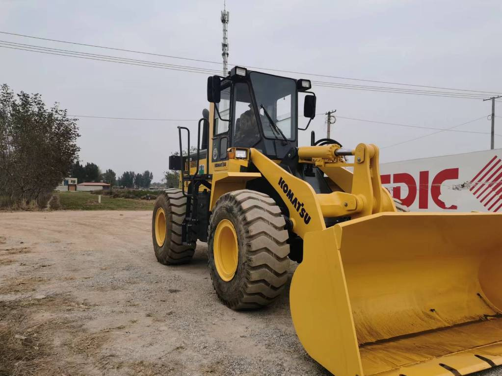 Komatsu WA 320-5 - Pá carregadora de rodas: foto 5 Komatsu WA 320-5 - Pá carregadora de rodas: foto 5