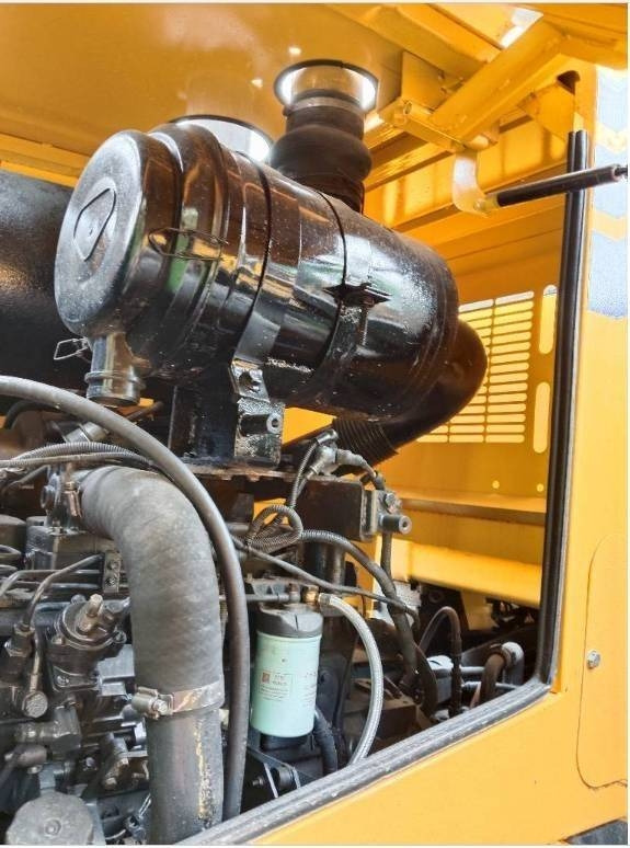 Komatsu WA 320-5 - Escavadora de rastos: foto 2 Komatsu WA 320-5 - Escavadora de rastos: foto 2