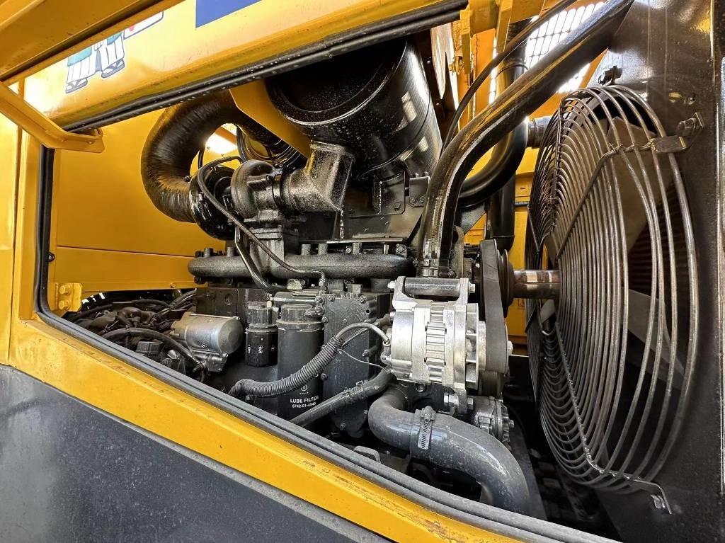 Komatsu WA 380 - Pá carregadora de rodas: foto 5 Komatsu WA 380 - Pá carregadora de rodas: foto 5