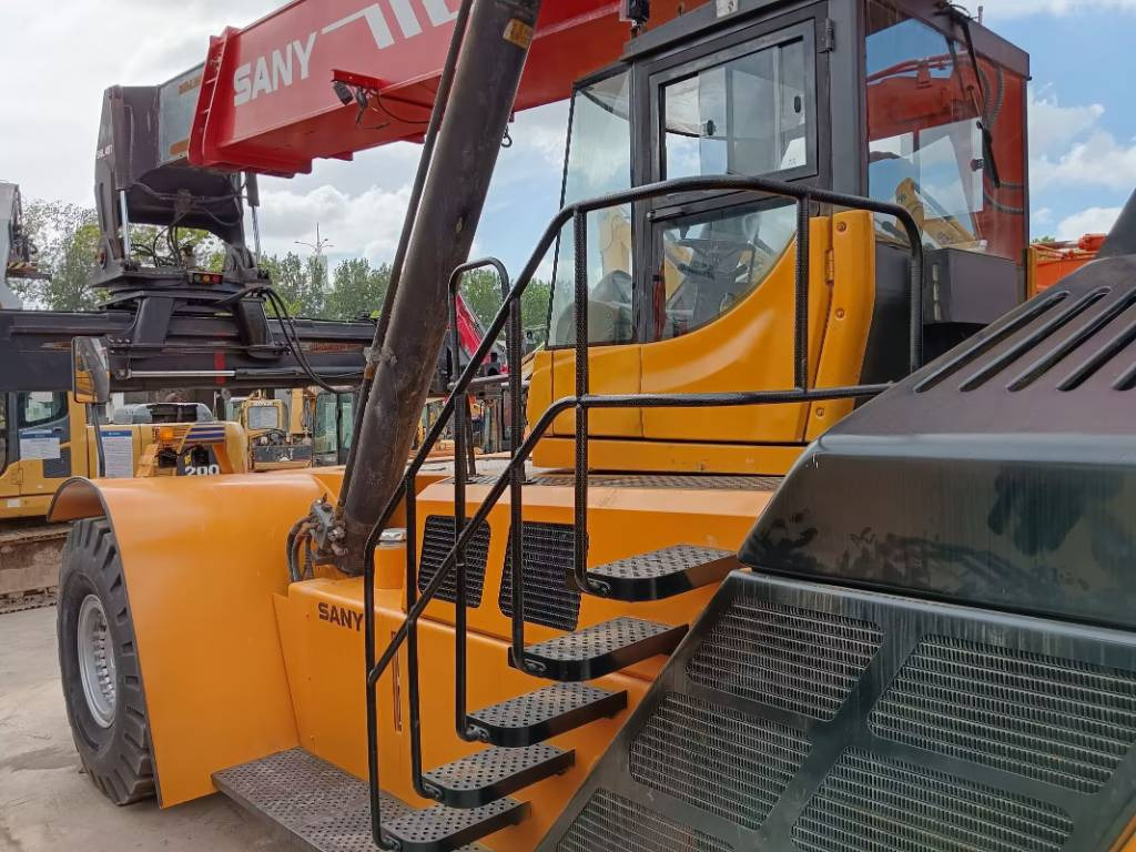 Reachstacker porta contentores Sany SRSC 45 C30: foto 18