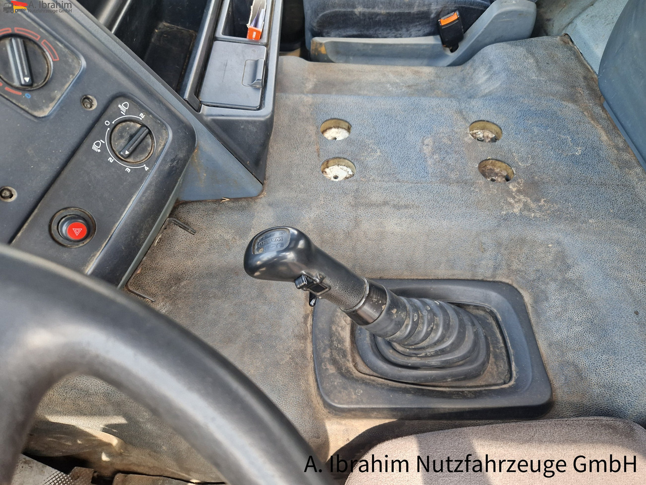 Daf CF 290 Wassertank 13500 L, Tank verzinkt Vorlauf- Lift- Lenkachse - Camião cisterna: foto 4 Daf CF 290 Wassertank 13500 L, Tank verzinkt Vorlauf- Lift- Lenkachse - Camião cisterna: foto 4