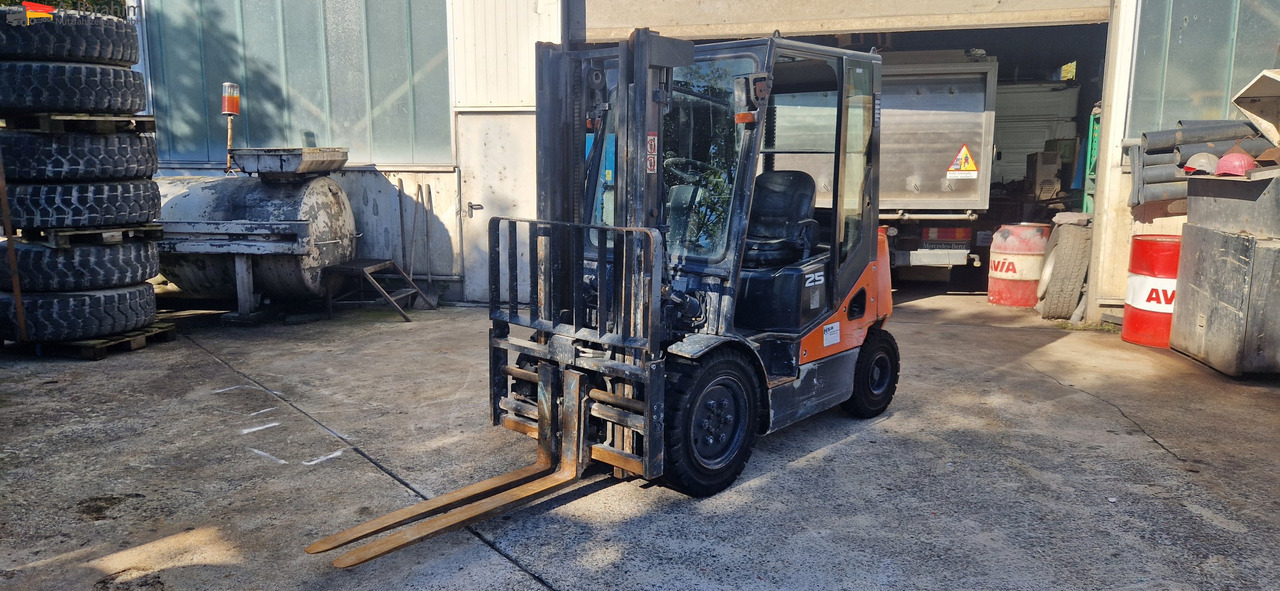 Doosan D25-5 Duplexmast, Seitenverschiebung, autom. Gabelverst. - Empilhador a diesel: foto 1 Doosan D25-5 Duplexmast, Seitenverschiebung, autom. Gabelverst. - Empilhador a diesel: foto 1