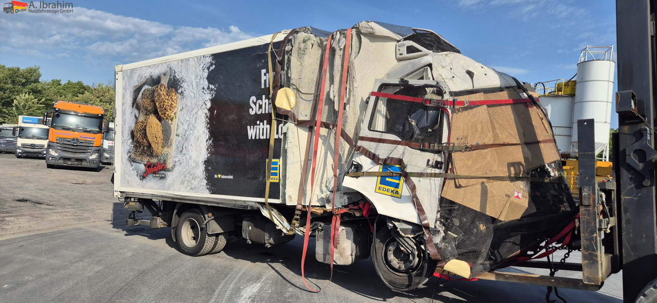 MAN TGL 8.160 4x2 Brotkoffer mit Kühlfach nicht fahrbereit ! nicht rollfähig - Carrinha frigorífica: foto 1 MAN TGL 8.160 4x2 Brotkoffer mit Kühlfach nicht fahrbereit ! nicht rollfähig - Carrinha frigorífica: foto 1