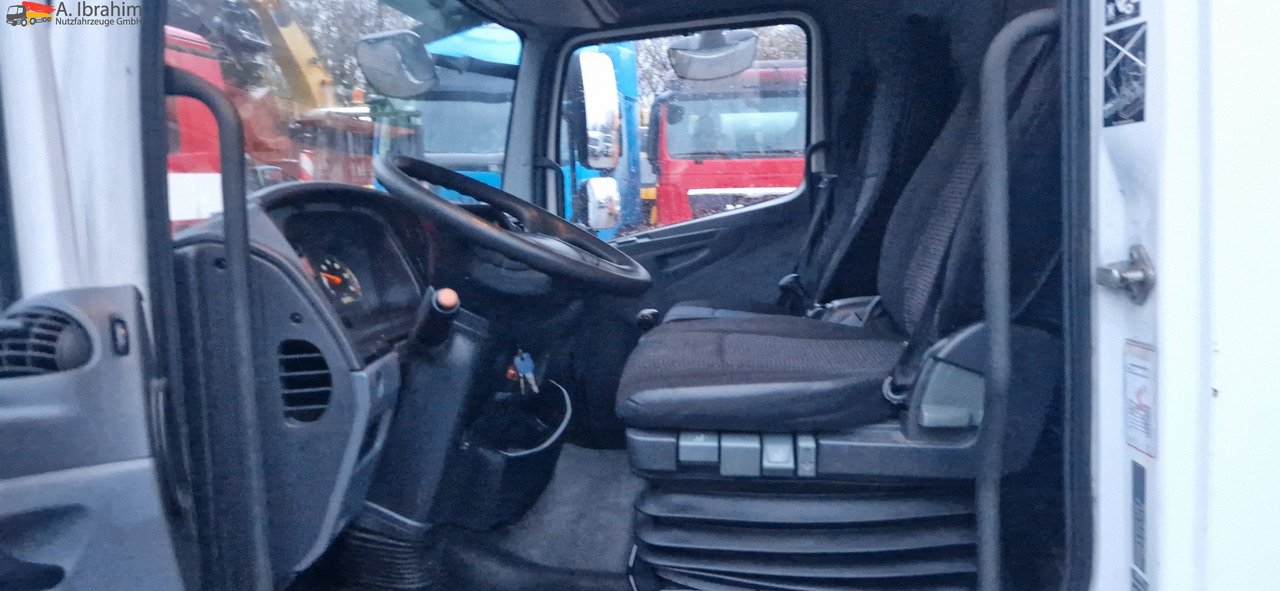 Mercedes-Benz 816 Koffer, LBW - Carrinha de contentor: foto 4 Mercedes-Benz 816 Koffer, LBW - Carrinha de contentor: foto 4