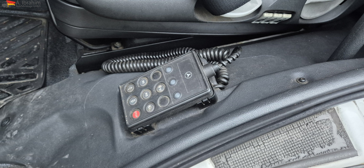 Carrinha de contentor Mercedes-Benz 818L LBW, Luftfederung: foto 7