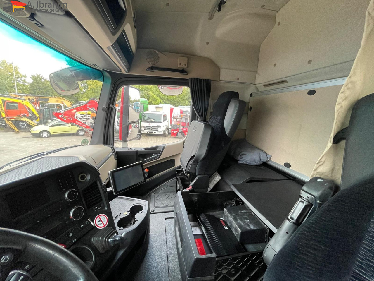 Mercedes-Benz Actros 2545 6x2 Pritsche Kran HIAB 166 - Camião de caixa aberta/ Plataforma, Camião grua: foto 2 Mercedes-Benz Actros 2545 6x2 Pritsche Kran HIAB 166 - Camião de caixa aberta/ Plataforma, Camião grua: foto 2