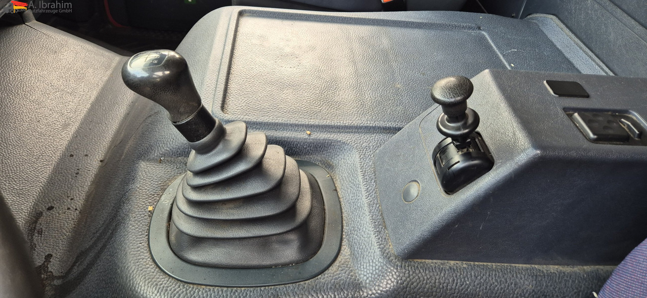 Mercedes-Benz Atego 823 LBW | Radstand 4900 mm | 7.2 m Pritsche Klima | 3 Pedals - Carrinha de lona: foto 3 Mercedes-Benz Atego 823 LBW | Radstand 4900 mm | 7.2 m Pritsche Klima | 3 Pedals - Carrinha de lona: foto 3