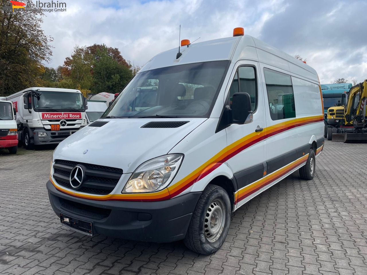 Mercedes-Benz Sprinter DB 319 CDI Geschlossen Kasten | 15 m³ | V6 | 4.5 m Radstand - Furgão: foto 1 Mercedes-Benz Sprinter DB 319 CDI Geschlossen Kasten | 15 m³ | V6 | 4.5 m Radstand - Furgão: foto 1