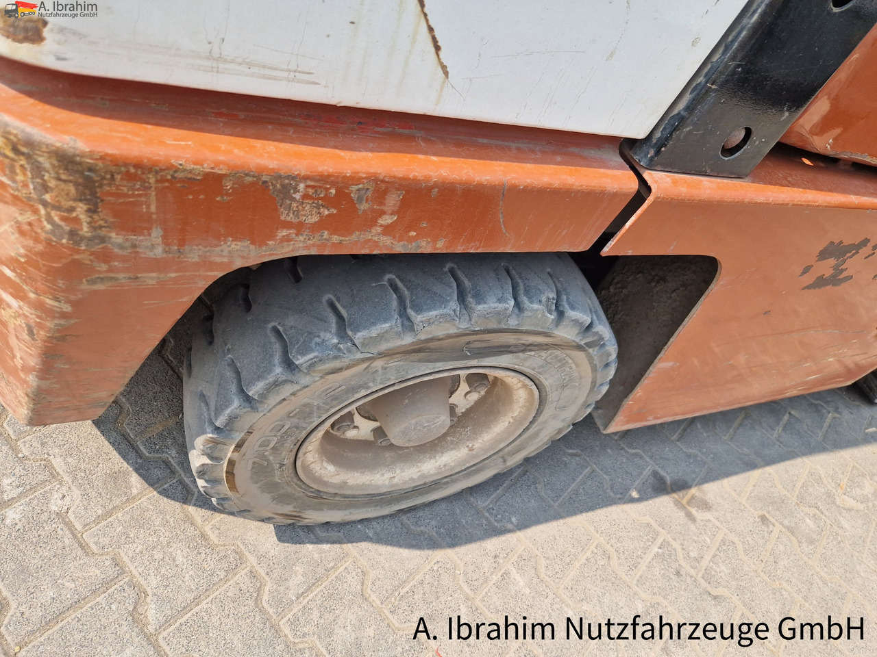 Nissan BF 03-40 4t Stapler - Empilhador: foto 3 Nissan BF 03-40 4t Stapler - Empilhador: foto 3