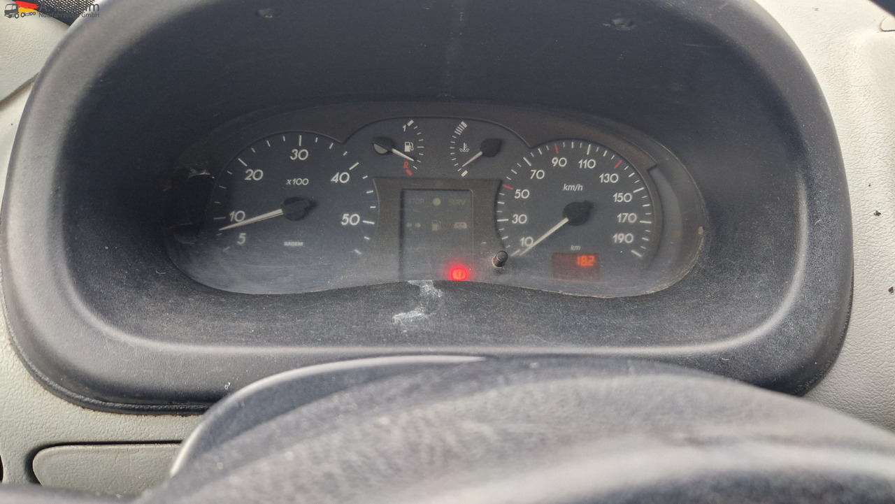 Renault 52AF, zwillingsbereift 2.8 nicht neu, aber läuft, - Furgão: foto 2 Renault 52AF, zwillingsbereift 2.8 nicht neu, aber läuft, - Furgão: foto 2