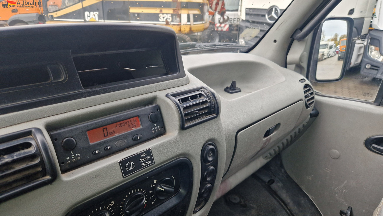 Renault 52AF, zwillingsbereift 2.8 nicht neu, aber läuft, - Furgão: foto 5 Renault 52AF, zwillingsbereift 2.8 nicht neu, aber läuft, - Furgão: foto 5